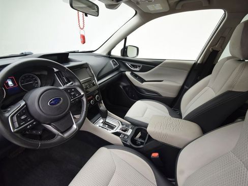 Used 2019 Subaru Forester Premium image 9