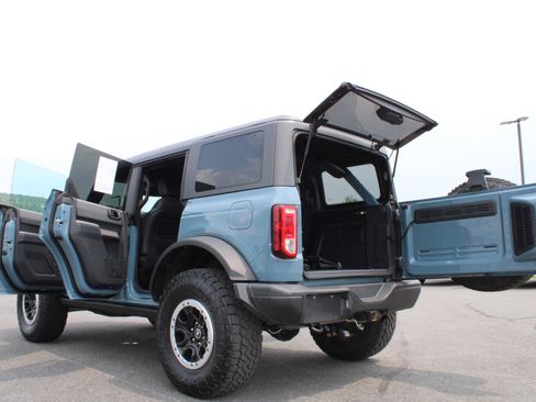 Used 2023 Ford Bronco Black Diamond w/ Sasquatch Package AWD/4WD image 16