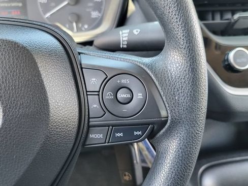 Used 2023 Toyota Corolla LE FWD image 8