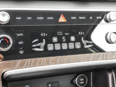 Used 2025 Genesis GV80 2.5T Select image 25