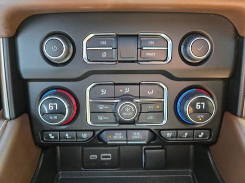 Used 2023 Chevrolet Tahoe High Country AWD/4WD image 32