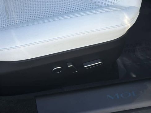 Used 2022 Tesla Model S image 40