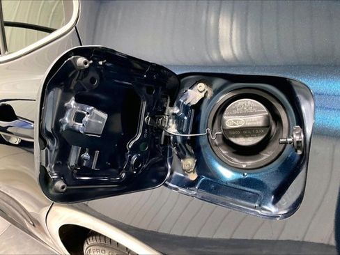 Used 2019 Toyota Camry XLE image 42