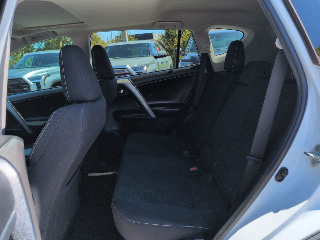 Used 2018 Toyota RAV4 XLE FWD image 13