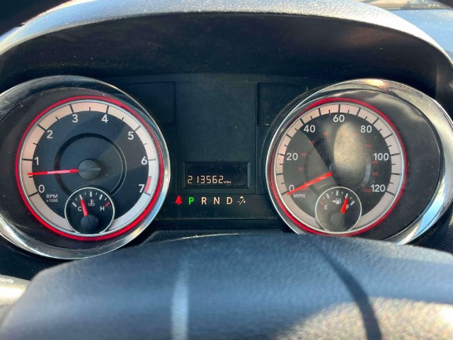 Used 2018 Dodge Grand Caravan SE w/ UConnect Hands-Free Group FWD image 31