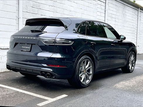 Certified 2023 Porsche Cayenne Turbo AWD/4WD image 17