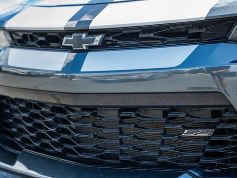 Used 2018 Chevrolet Camaro SS RWD image 11
