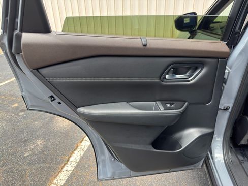 Used 2023 Nissan Rogue SV w/ SV Premium B Package FWD image 38