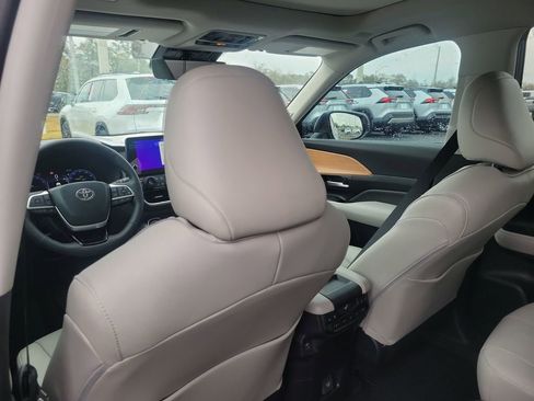 New 2026 Toyota Grand Highlander Platinum image 11