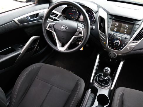 Used 2016 Hyundai Veloster image 20