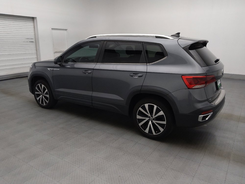 Used 2022 Volkswagen Taos SE FWD image 3