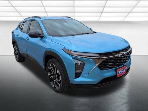 New 2026 Chevrolet Trax RS w/ Sunroof Package FWD image 1