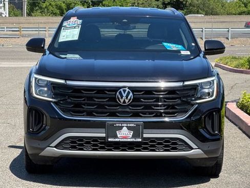 Used 2024 Volkswagen Atlas Cross Sport SE FWD image 9