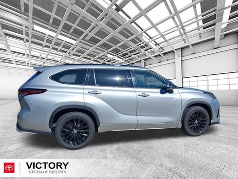 Certified 2024 Toyota Highlander XSE image 4