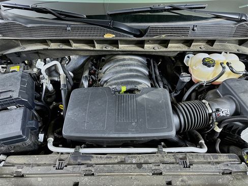 Used 2024 GMC Sierra 1500 SLT image 9