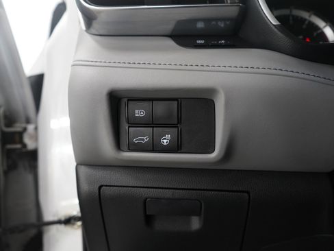 Used 2022 Toyota Highlander Limited image 26