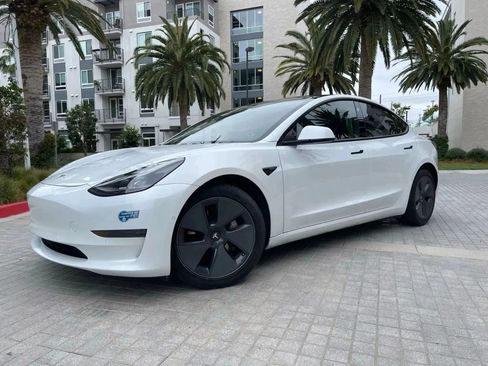 Used 2023 Tesla Model 3 Standard Range RWD image 8