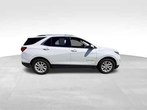 Used 2018 Chevrolet Equinox LT w/ Sun & Infotainment Package image 4