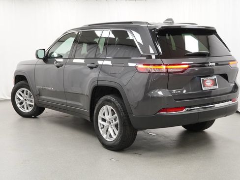 Used 2025 Jeep Grand Cherokee Laredo X AWD/4WD image 14