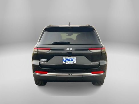 Used 2024 Jeep Grand Cherokee Limited w/ Luxury Tech Group II image 3