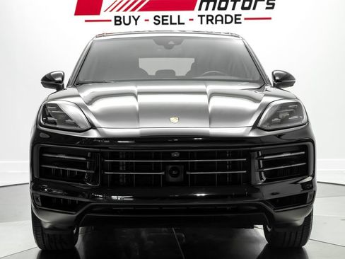 Used 2024 Porsche Cayenne AWD/4WD image 4