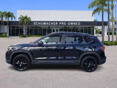Certified 2023 Volkswagen Taos SE w/ Panoramic Sunroof Package FWD image 4