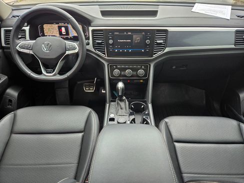 Used 2022 Volkswagen Atlas SEL R-Line image 11