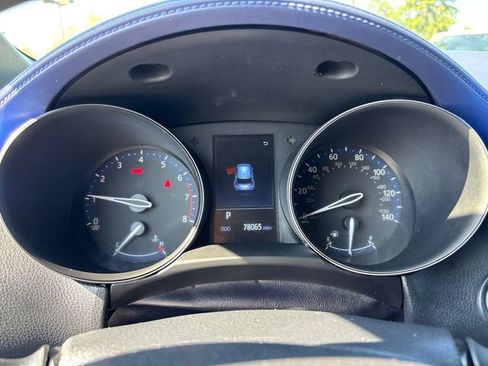 Used 2022 Toyota C-HR XLE FWD image 17