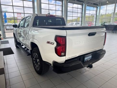 Certified 2024 Chevrolet Colorado Z71 w/ Z71 Convenience Package 2 AWD/4WD image 45