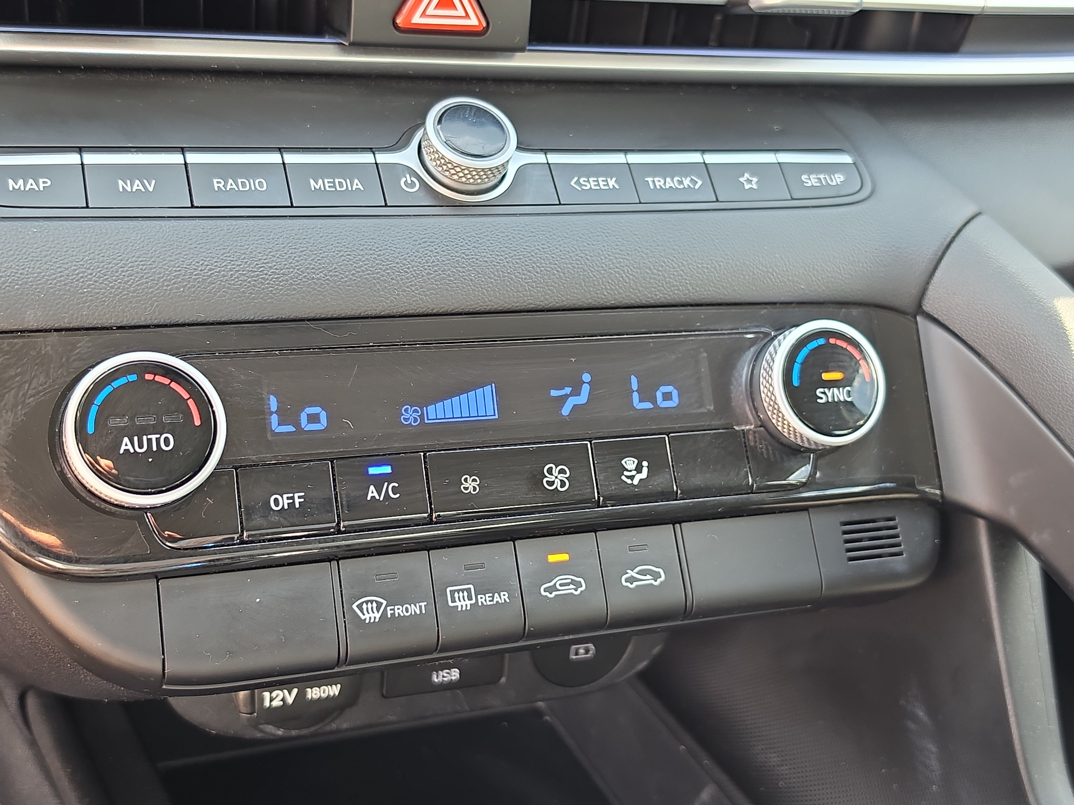 Used 2024 Hyundai Elantra SEL FWD image 24