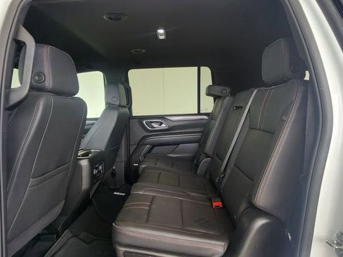 Used 2024 Chevrolet Suburban RST RWD image 19