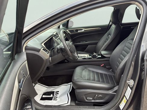 Used 2016 Ford Fusion SE w/ Equipment Group 202A FWD image 22