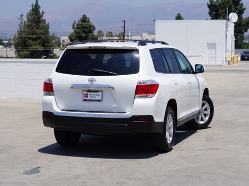 Used 2013 Toyota Highlander Plus FWD image 7