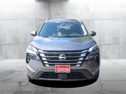 Certified 2025 Nissan Rogue SV w/ SV Premium Package FWD image 4