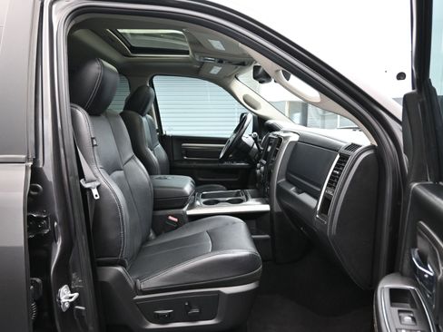 Used 2018 RAM 2500 Laramie w/ Sport Appearance Group image 13