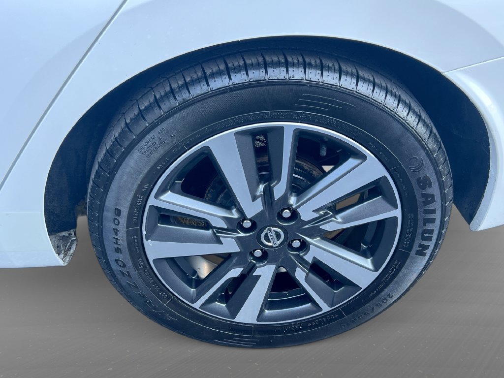 Used 2022 Nissan Versa SV FWD image 24