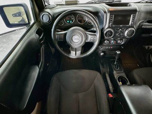 Used 2017 Jeep Wrangler Unlimited Sport w/ Quick Order Package 24S AWD/4WD image 9