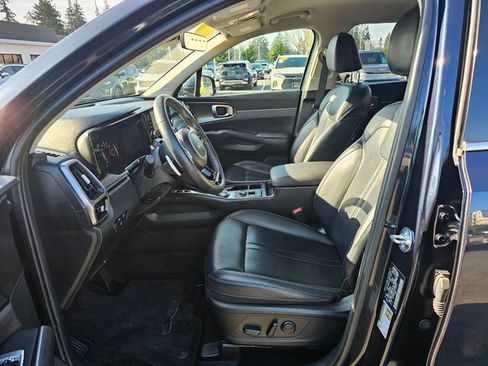 Certified 2023 Kia Sorento EX image 24