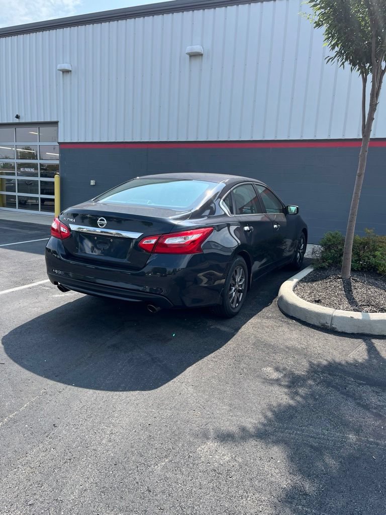 Used 2016 Nissan Altima 2.5 S w/ Power Driver Seat Package FWD image 3