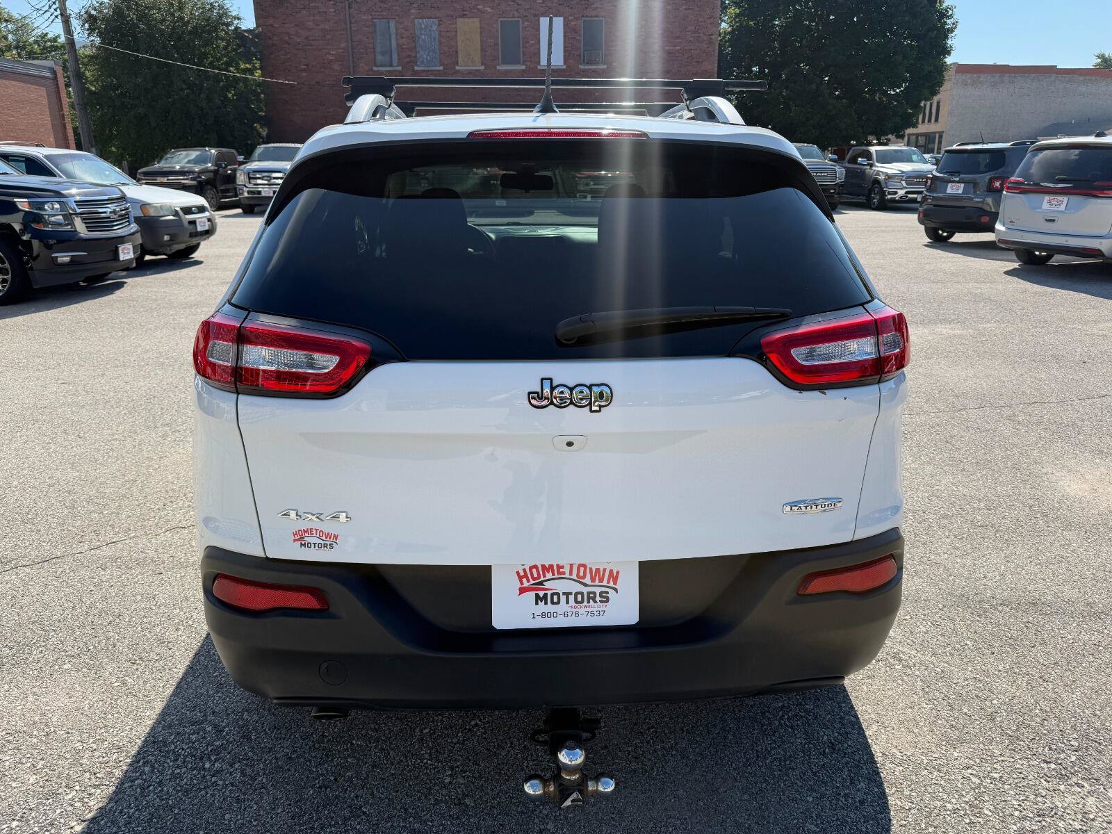 Used 2018 Jeep Cherokee Latitude AWD/4WD image 6