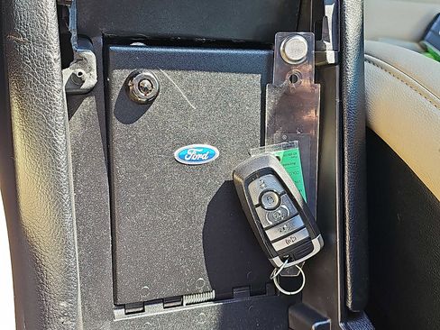 Used 2018 Ford Edge SEL w/ Equipment Group 201A image 25