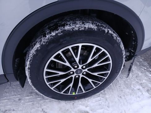 New 2026 Ford Escape SE w/ Class II Trailer Tow Package image 5