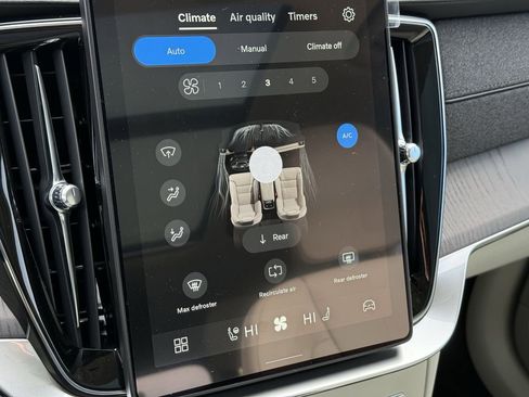 New 2026 Volvo XC90 B6 Ultra w/ Protection Package image 23