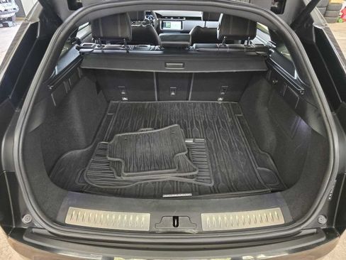 Used 2018 Land Rover Range Rover Velar R-Dynamic SE AWD/4WD image 12