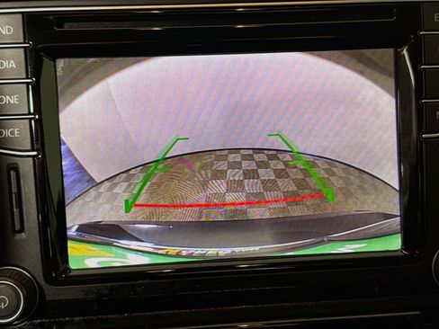 Used 2017 Volkswagen Jetta SEL FWD image 19