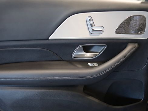 Used 2024 Mercedes-Benz GLS 450 4MATIC image 36