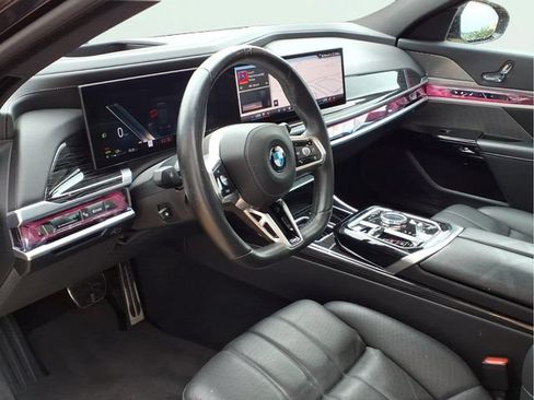 Used 2025 BMW 740i xDrive AWD/4WD image 8
