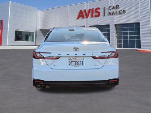 Used 2025 Toyota Camry SE image 7