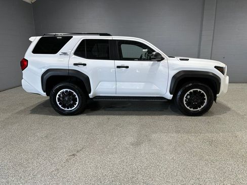 Used 2025 Toyota 4Runner TRD Off-Road AWD/4WD image 2