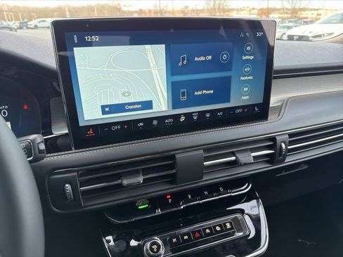 New 2026 Lincoln Corsair Premiere image 11